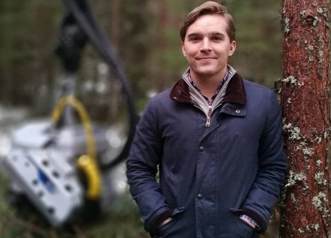 Jonas Persson, skogsmästarstudent och ambassadör för SkogsSveriges sociala medier