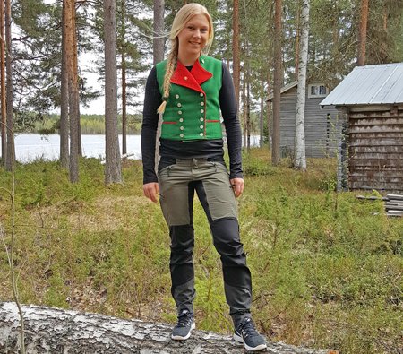 Sofie Dahlén Sjöbergh studerar på SLU:s Jägmästarprogram och är SkogsSveriges ambassadör för sociala medierna