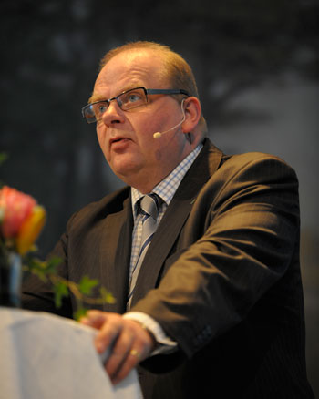 Shejken borde köpa skog