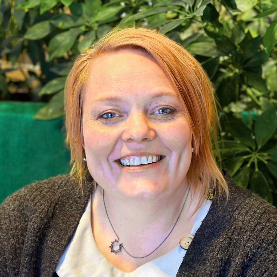 Selma leder verksamheten på Mera skog