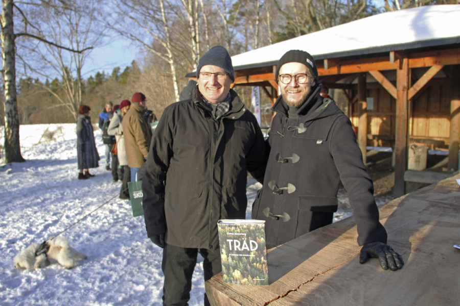 Nu har vi gått i cirkel i ett år