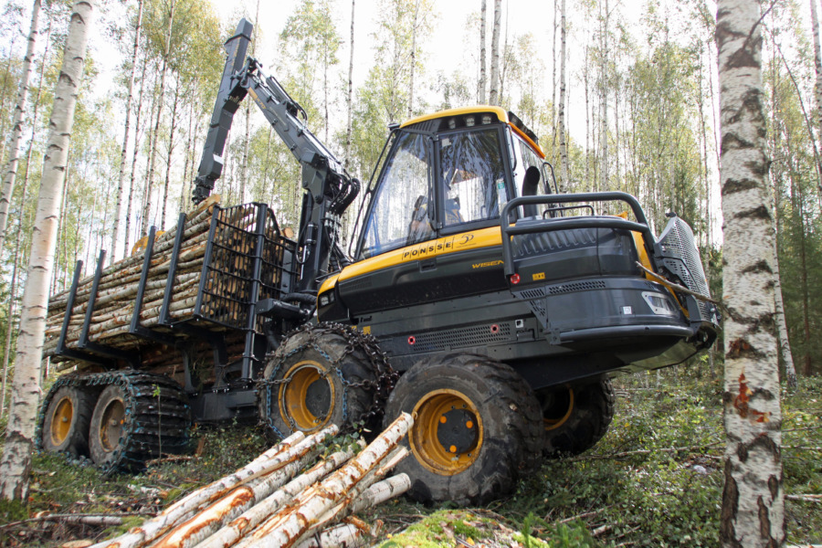Ponsse överväger permitteringar