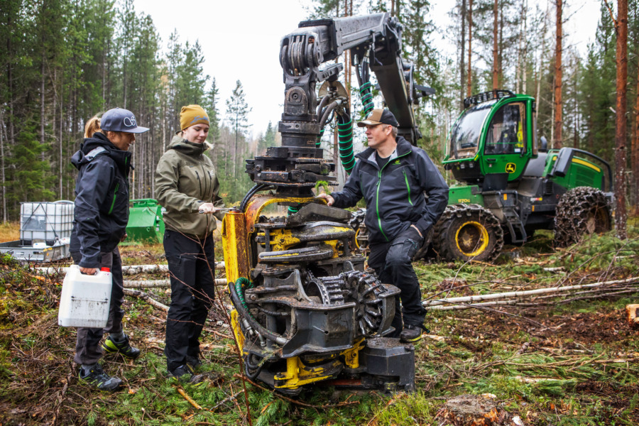 Allt i ett: Familj, firma & maskingrupp